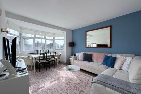 Lounge/dining area