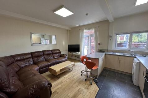 Hathersage Road, £175pppw inc bills photo 3