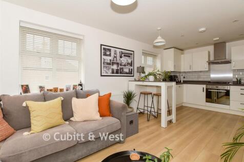 Lounge/Kitchen