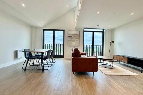 PENTHOUSE APARTMENT- GLASSWATER LOCKS, BIRMINGHAM, B4 photo 3
