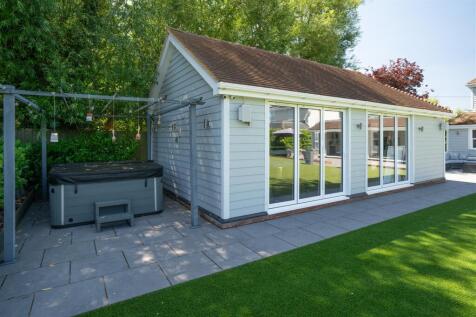 Garden Studio/Potential Annexe