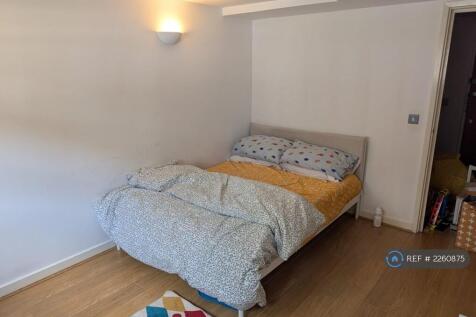 Second Double Bedroom 
