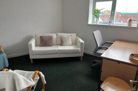 5.  Room 4 Matrix House.jpg
