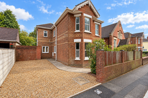 6-bed detached on Alton Road, Bournemouth, BH10, £3,900/mo