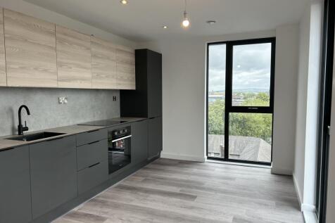3-bed flat on The Exchange, Percy Street, Preston, £1,350/mo