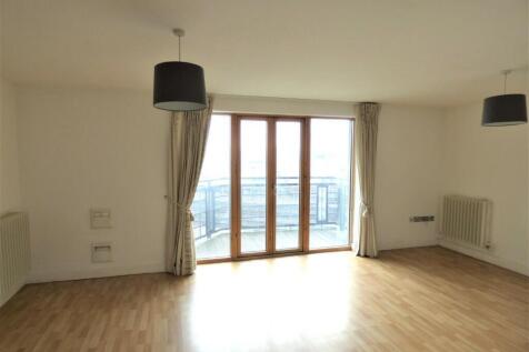 Western Beach, Hanover Avenue,  Newham, London, E16 photo 3