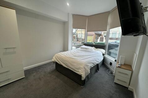 Queens Road1