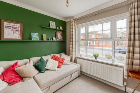 2 Heath House Drive-sitting room.jpg