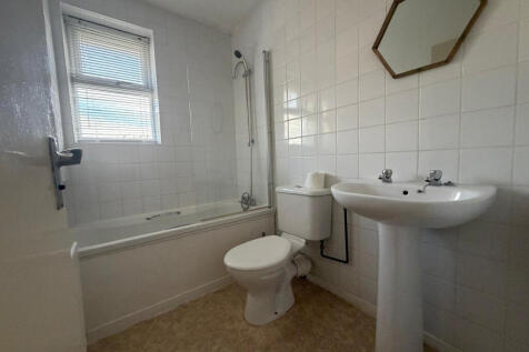 Slepe Crescent, Poole, Dorset photo 5
