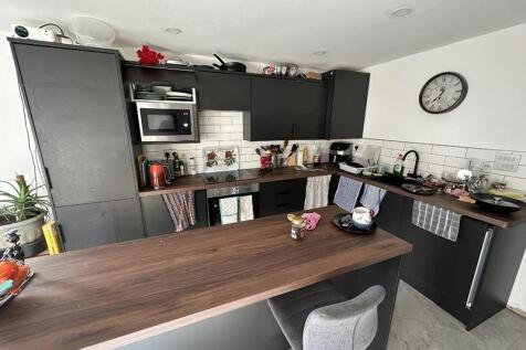 5 bedroom Terraced for sale