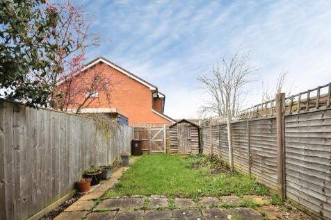 Edward Walk, Aylesbury, Buckinghamshire, HP21 photo 4