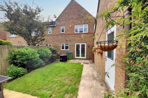 Rear garden 4 new.jpg