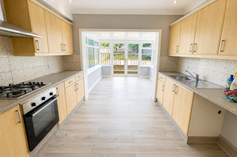 Kitchen 2.png