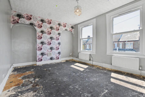 Flat A, 61 Sundorne Road, Charlton, London, SE7 7PR