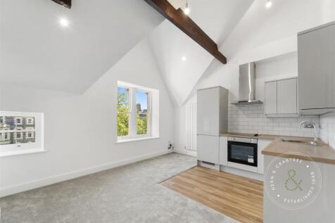 207 Cathedral Rd flat 5-1.jpg