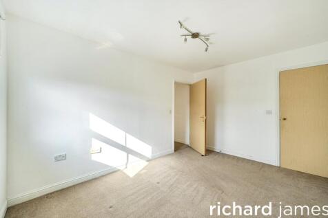 Dunvant Road, Redhouse, Swindon, Wiltshire, SN25 photo 3