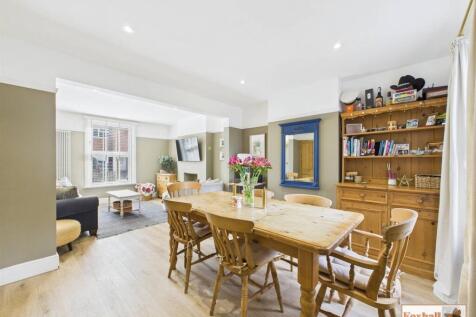 Lounge / Dining Room