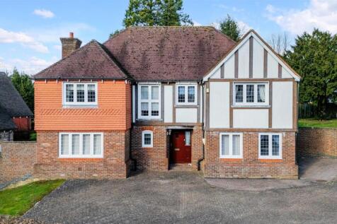 CLAREMOUNT GARDENS, 28 DRONE  (2).jpg