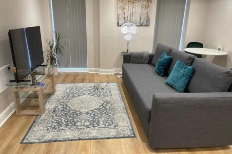 1 bed flat to rent Park Hill Rd, London CR0