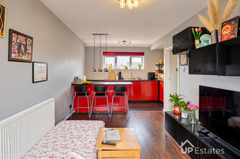 Lounge/ Kitchen