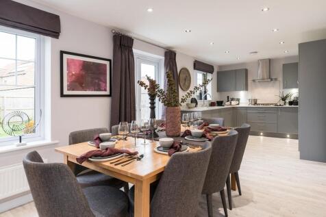 Large kitchen/dining area perfect for entertaining