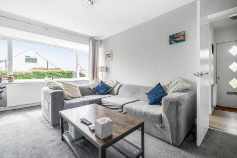 Living Room/Bedro...