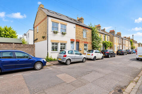 Sunny Victorian T...