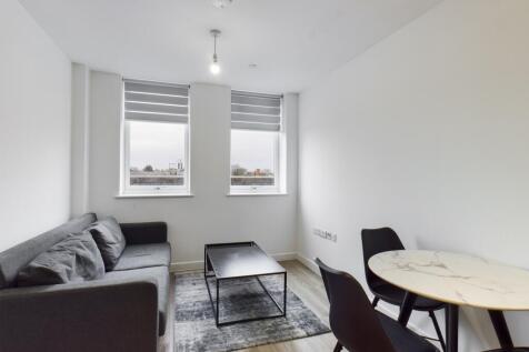 CAM00868P1-PR0102-STILL03