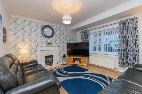 145 Linburn road Penilee  Glasgow G52 4el-1