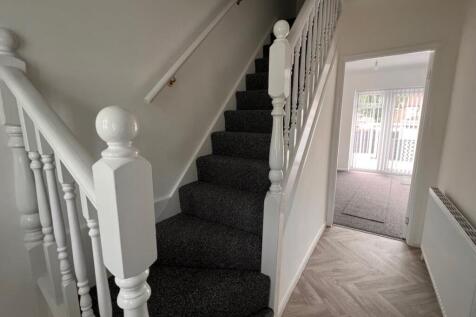 Toft Avenue, Grays photo 5