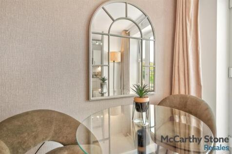 8689857-interior17.jpg
