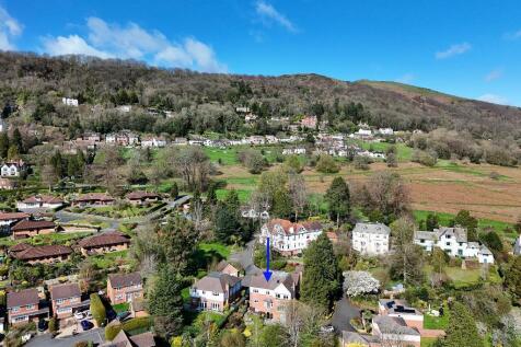 Showing the stunning location
