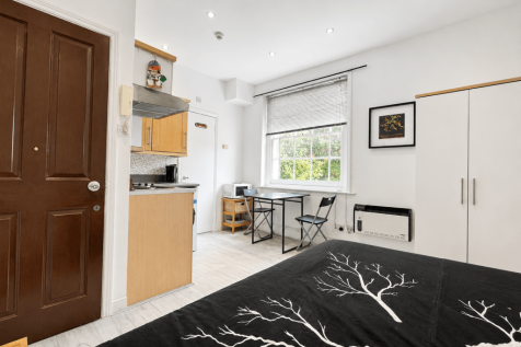 Studio Apartment for rent in E8