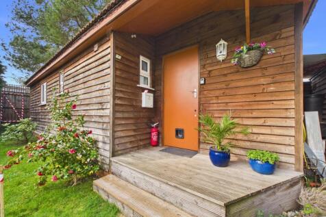 CAM02615G0-PR0168-STILL001