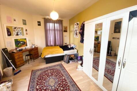 2 bed flat to rent City Road, Roath, Cardiff CF24