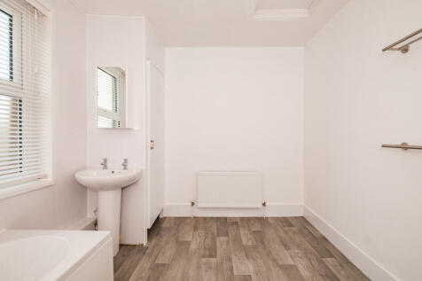 BATHROOM SELDEN