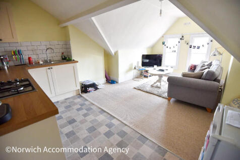 Lounge / Kitchen