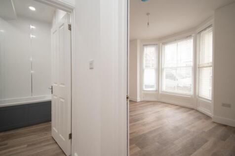 Bathroom/living room