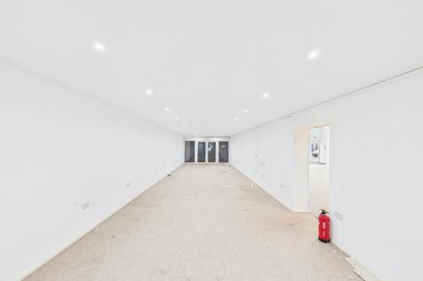 Retail Property (high street) to rent Image 3