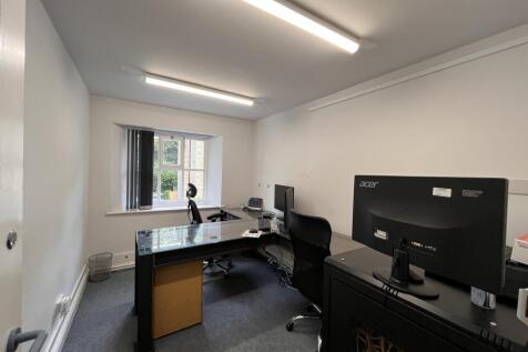 Office to rent Image 5