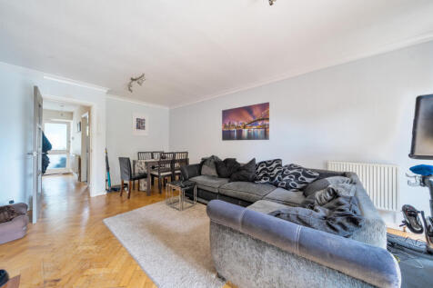 1369959-15-690202...