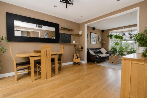 Open plan Livng dining room