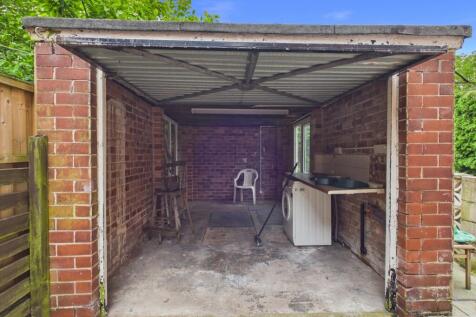 CAM03729G0-PR0340-STILL028