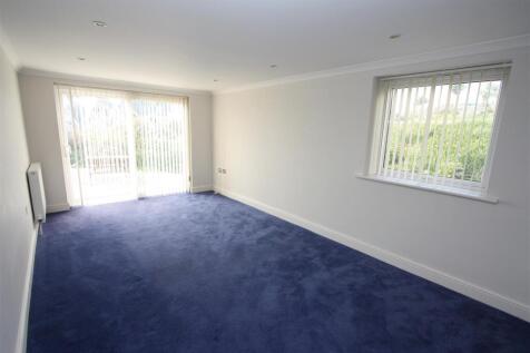 3 Longshore Apartments Lounge
