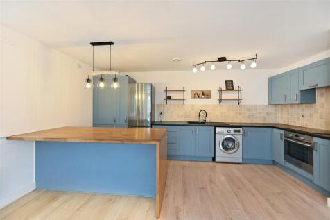 Kelmscott Way, Bognor Regis photo 4