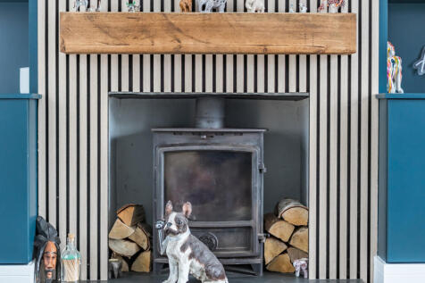 1368780-5-68f125b...