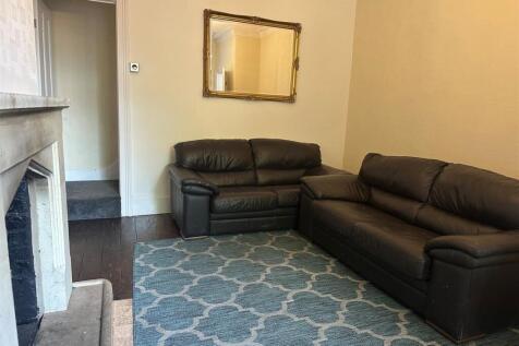 Grange Cottages, Cleckheaton photo 4