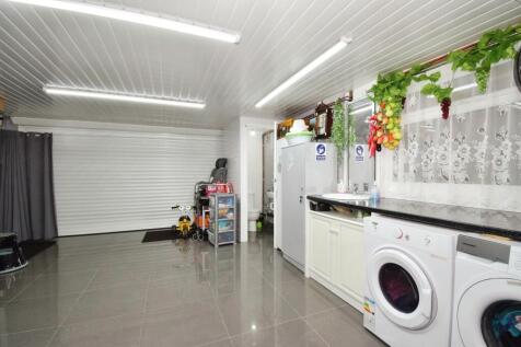 Garage/Utility Room