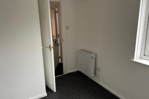 Prince Of Wales Close, Bury St. Edmunds, Suffolk, IP33 photo 5
