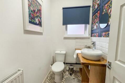 Cloakroom/WC